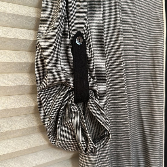 Lacoste Cardigan XS/S EU 36 size. - Picture 4 of 4